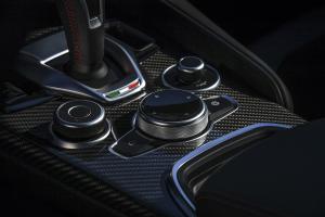 Alfa Romeo Giulia Quadrifoglio Nero Edizione 2018 года  (NA)